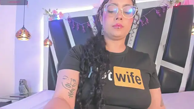 antonelllepiercee online show from July 28, 2026, 3:21 pm