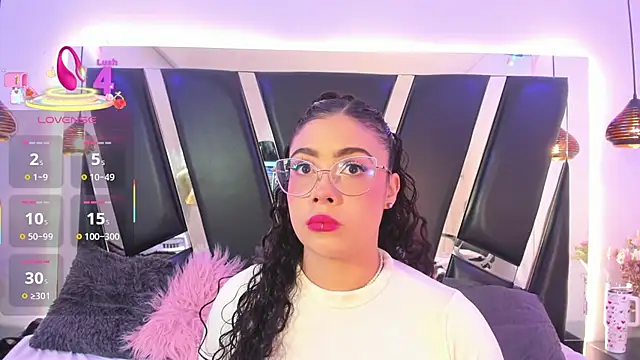 Snapshot of antonelllepiercee chatting on October 7, 2025, 11:33 am antonelllepiercee online show from October 7, 2025, 11:33 am