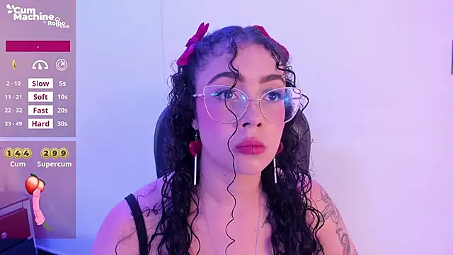 Snapshot of antonelllepiercee chatting on September 10, 2025, 11:31 am antonelllepiercee online show from September 10, 2025, 11:31 am