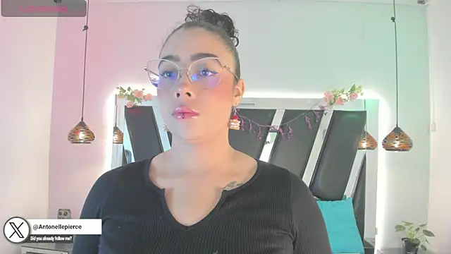 antonelllepiercee online show from July 25, 2026, 11:27 am