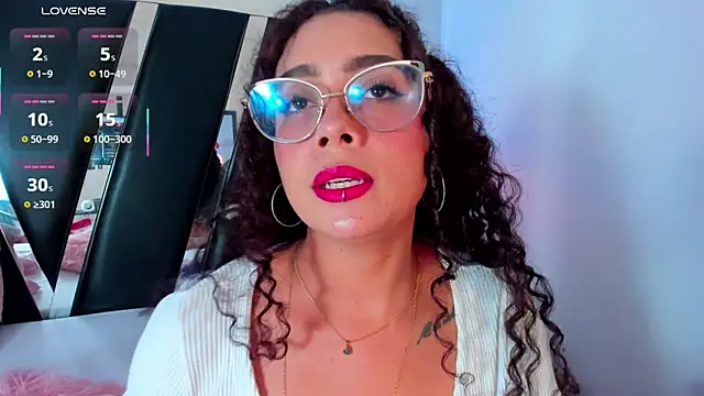 Snapshot of antonelllepiercee chatting on March 20, 2025, 3:04 pm antonelllepiercee online show from March 20, 2025, 3:04 pm