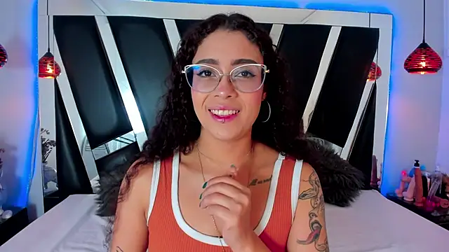 Snapshot of antonelllepiercee chatting on March 17, 2025, 11:31 am antonelllepiercee online show from March 17, 2025, 11:31 am