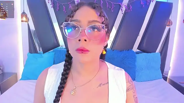Snapshot of antonelllepiercee chatting on June 23, 2026, 11:41 am antonelllepiercee online show from June 23, 2026, 11:41 am