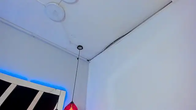 Snapshot of antonelllepiercee chatting on March 15, 2025, 11:40 am antonelllepiercee online show from March 15, 2025, 11:40 am