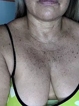 Snapshot of Kasandra_Ho chatting on February 26, 2025, 1:14 am Kasandra Ho online show from February 26, 2025, 1:14 am