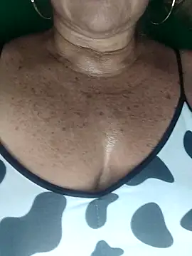 Snapshot of Kasandra_Ho chatting on October 29, 2025, 6:18 pm Kasandra Ho online show from October 29, 2025, 6:18 pm