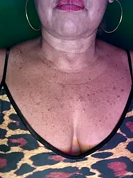 Snapshot of Kasandra_Ho chatting on November 24, 2025, 5:46 pm Kasandra Ho online show from November 24, 2025, 5:46 pm