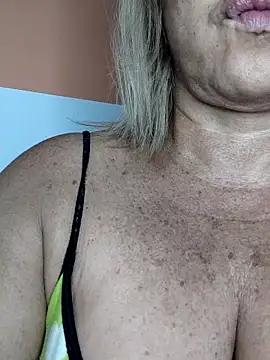 Snapshot of Kasandra_Ho chatting on February 13, 2025, 7:03 am Kasandra Ho online show from February 13, 2025, 7:03 am