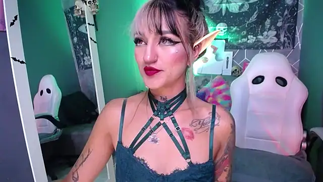 Snapshot of amelierouss chatting on March 27, 2026, 3:48 am amelierouss online show from March 27, 2026, 3:48 am