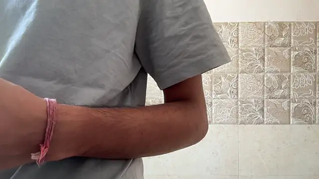 Snapshot of meatycronn chatting on May 8, 2026, 7:34 am meatycronn online show from May 8, 2026, 7:34 am