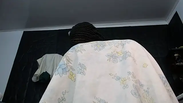 Snapshot of Hanna_Fox_69 chatting on October 18, 2025, 10:17 am Hanna Fox 69 online show from October 18, 2025, 10:17 am