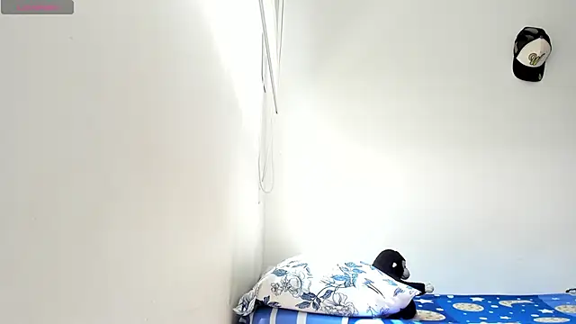 gracekelly12 online show from November 23, 2025, 3:33 pm