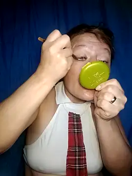 Skylar-Vox- online show from October 31, 2025, 8:33 am