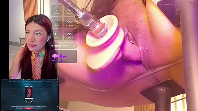 Snapshot of MiaVoss chatting on October 30, 2025, 11:01 pm MiaVoss online show from October 30, 2025, 11:01 pm