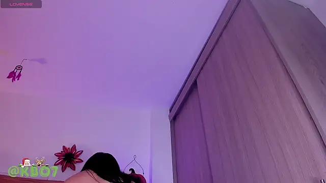 kimberly latin online show from November 21, 2025, 6:51 pm