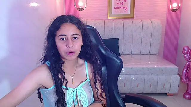 Snapshot of paris_sub1_ chatting on October 17, 2025, 12:51 pm paris sub1 online show from October 17, 2025, 12:51 pm