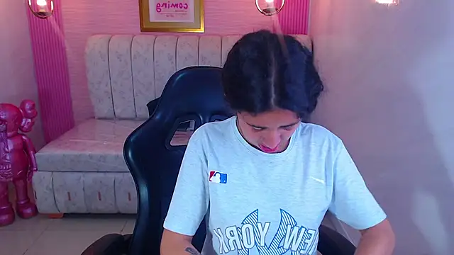paris sub1  online show from September 25, 2025, 12:55 pm