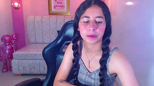 Snapshot of paris_sub1_ chatting on October 15, 2025, 12:57 pm paris sub1 online show from October 15, 2025, 12:57 pm