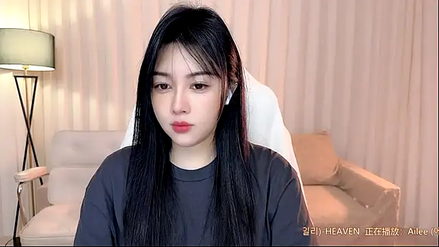 Snapshot of K-moumou chatting on July 8, 2026, 4:18 pm K-moumou online show from July 8, 2026, 4:18 pm