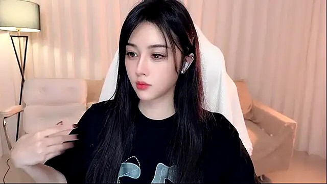 Snapshot of K-moumou chatting on July 17, 2026, 4:04 pm K-moumou online show from July 17, 2026, 4:04 pm