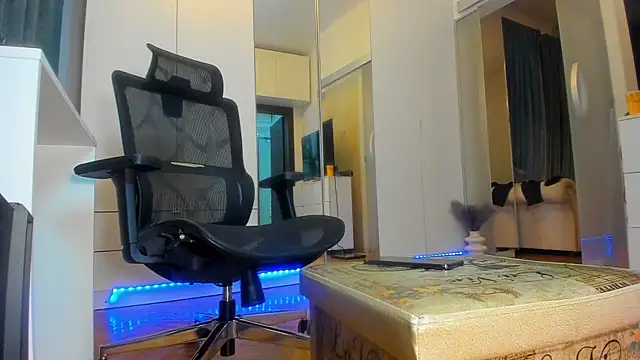 Snapshot of welcometo_hell chatting on October 10, 2025, 9:15 pm welcometo hell online show from October 10, 2025, 9:15 pm