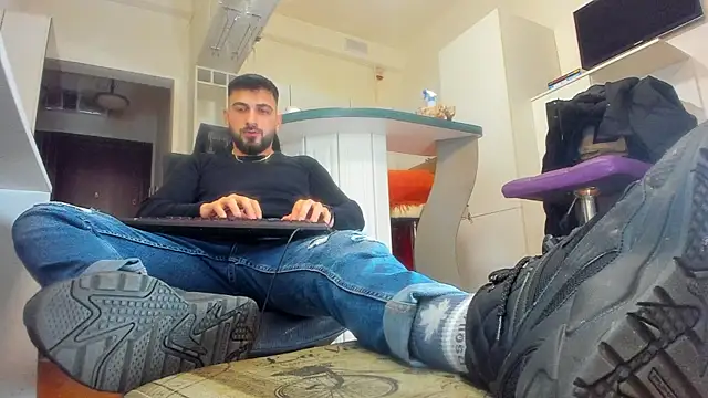 Snapshot of welcometo_hell chatting on November 12, 2025, 8:23 pm welcometo hell online show from November 12, 2025, 8:23 pm