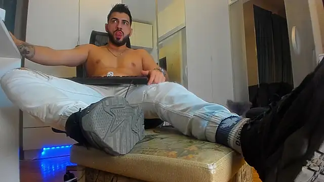 Snapshot of welcometo_hell chatting on October 11, 2025, 5:36 pm welcometo hell online show from October 11, 2025, 5:36 pm