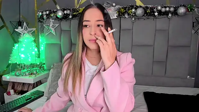 Snapshot of AliceSteel12 chatting on November 28, 2025, 10:21 pm AliceSteel12 online show from November 28, 2025, 10:21 pm