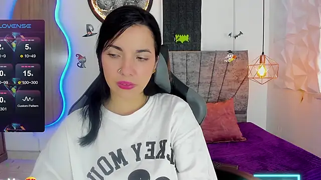 tatiana sc online show from October 10, 2025, 1:34 pm