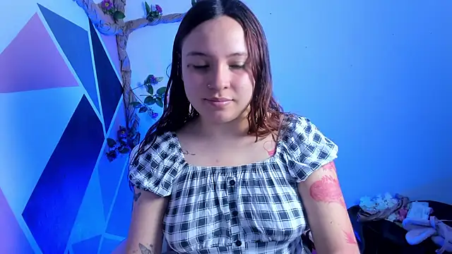 Snapshot of Carol_Pinter chatting on December 15, 2025, 3:29 pm Carol Pinter online show from December 15, 2025, 3:29 pm