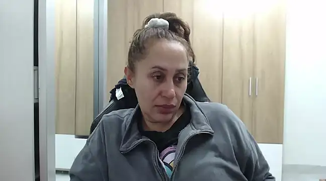 Snapshot of RoxanaLove9 chatting on February 10, 2025, 4:52 am RoxanaLove9 online show from February 10, 2025, 4:52 am