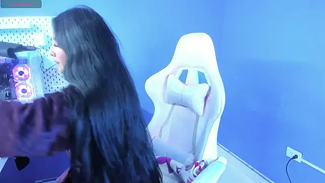 Annie9  online show from October 29, 2025, 3:49 am