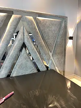 Annie9  online show from November 23, 2025, 5:17 am