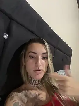 hotskinny1 online show from March 9, 2025, 6:00 pm
