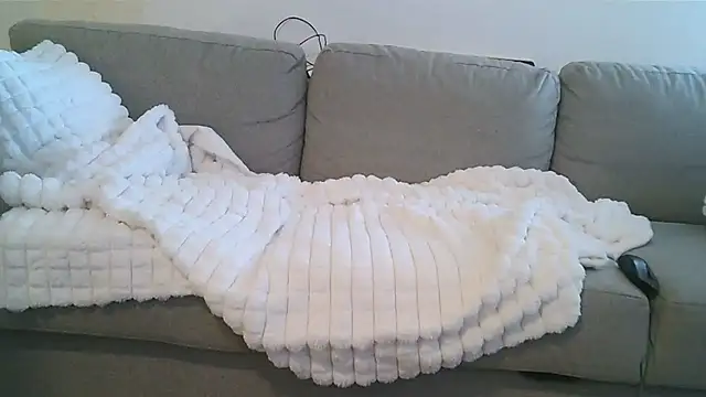 lilimy1993 online show from October 28, 2025, 11:53 am