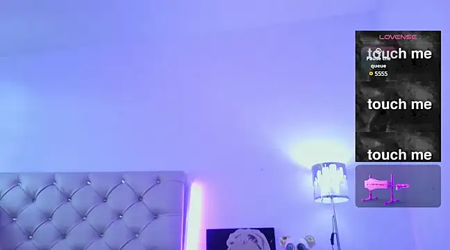 Snapshot of EmberEyes_999 chatting on March 21, 2025, 8:40 pm EmberEyes 999 online show from March 21, 2025, 8:40 pm