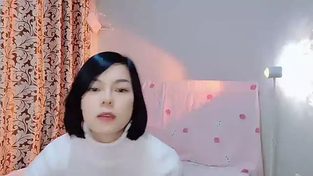 Linda-LL online show from March 7, 2025, 2:23 pm