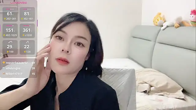 Linda-LL online show from April 25, 2026, 1:41 pm