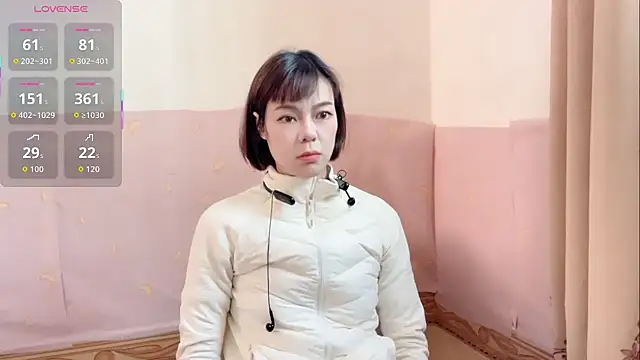 Linda-LL online show from November 14, 2025, 5:44 am