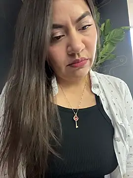 Iam  Cristal online show from May 29, 2026, 10:49 pm