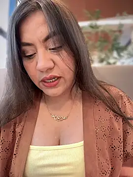 Snapshot of Iam__Cristal chatting on December 4, 2025, 9:47 pm Iam Cristal online show from December 4, 2025, 9:47 pm