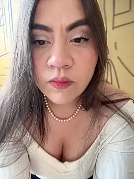 Snapshot of Iam__Cristal chatting on November 11, 2025, 9:31 pm Iam Cristal online show from November 11, 2025, 9:31 pm