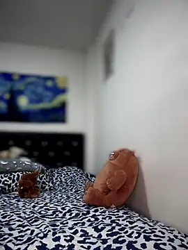 Snapshot of Iam__Cristal chatting on October 15, 2025, 10:07 pm Iam Cristal online show from October 15, 2025, 10:07 pm