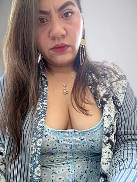 Snapshot of Iam__Cristal chatting on October 22, 2025, 9:35 pm Iam Cristal online show from October 22, 2025, 9:35 pm