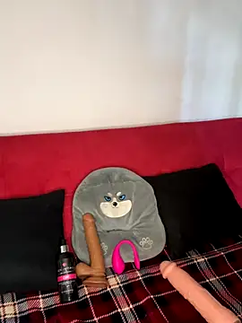 paisitahot1975 online show from October 25, 2025, 9:15 pm