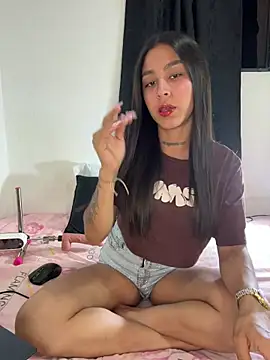 paisitahot1975 online show from March 2, 2026, 12:22 am