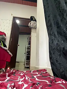 paisitahot1975 online show from February 16, 2026, 12:09 am