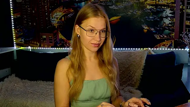 Snapshot of pusyavykusya chatting on November 6, 2025, 11:14 am pusyavykusya online show from November 6, 2025, 11:14 am