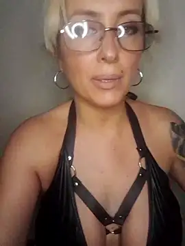 Snapshot of DesireSatler chatting on March 2, 2025, 11:17 pm DesireSatler online show from March 2, 2025, 11:17 pm