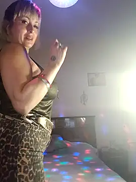 Snapshot of DesireSatler chatting on August 2, 2026, 10:18 pm DesireSatler online show from August 2, 2026, 10:18 pm